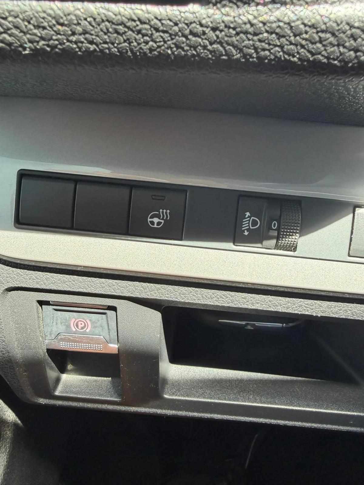 peugeot-expert-2025-diesel-1997cc