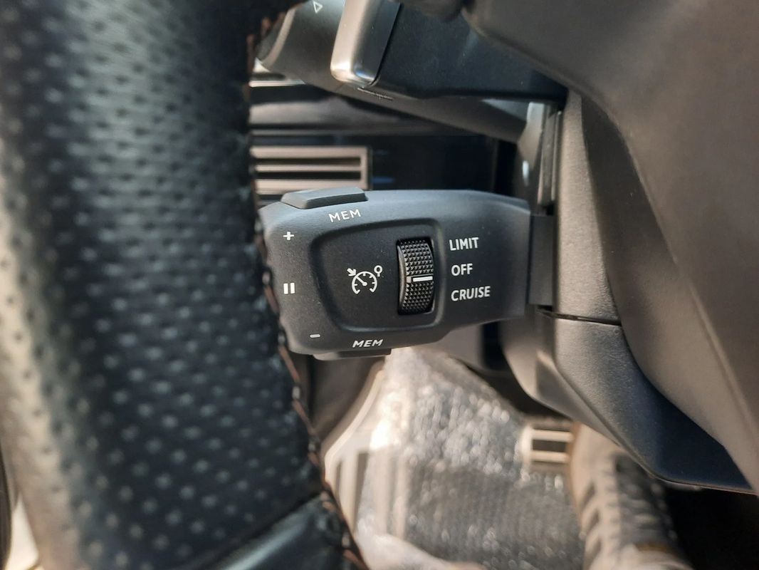 peugeot-508-sw-2021-hibrido-a-gasolina-1598cc