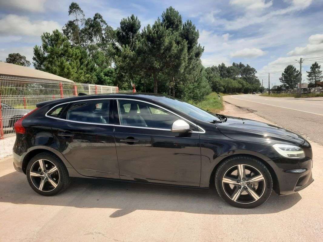 volvo-v40-2017-diesel-1969cc
