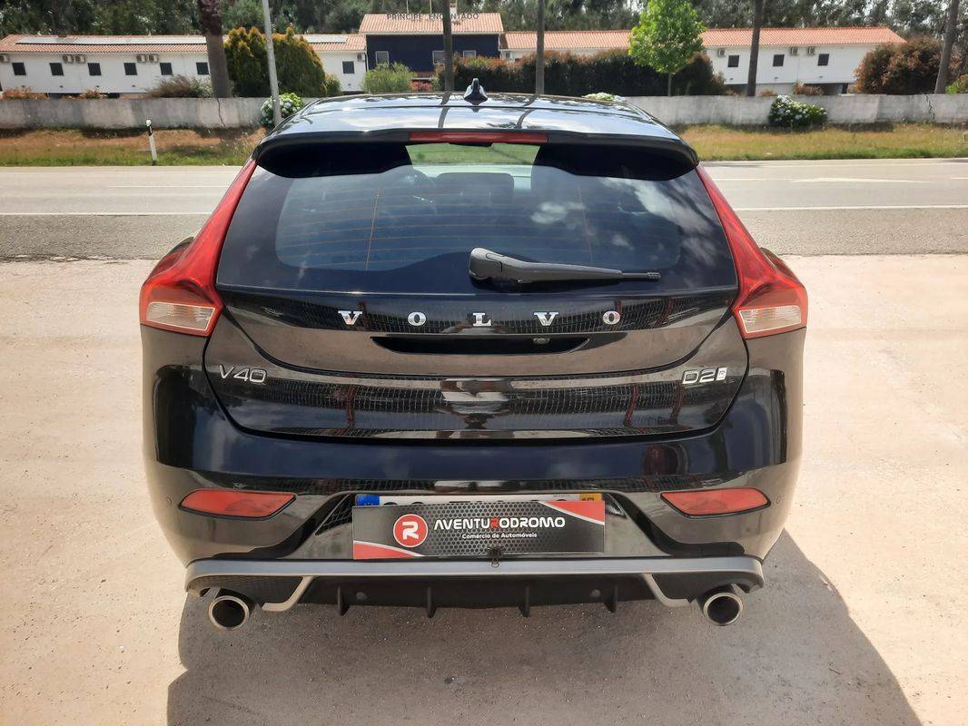 volvo-v40-2017-diesel-1969cc