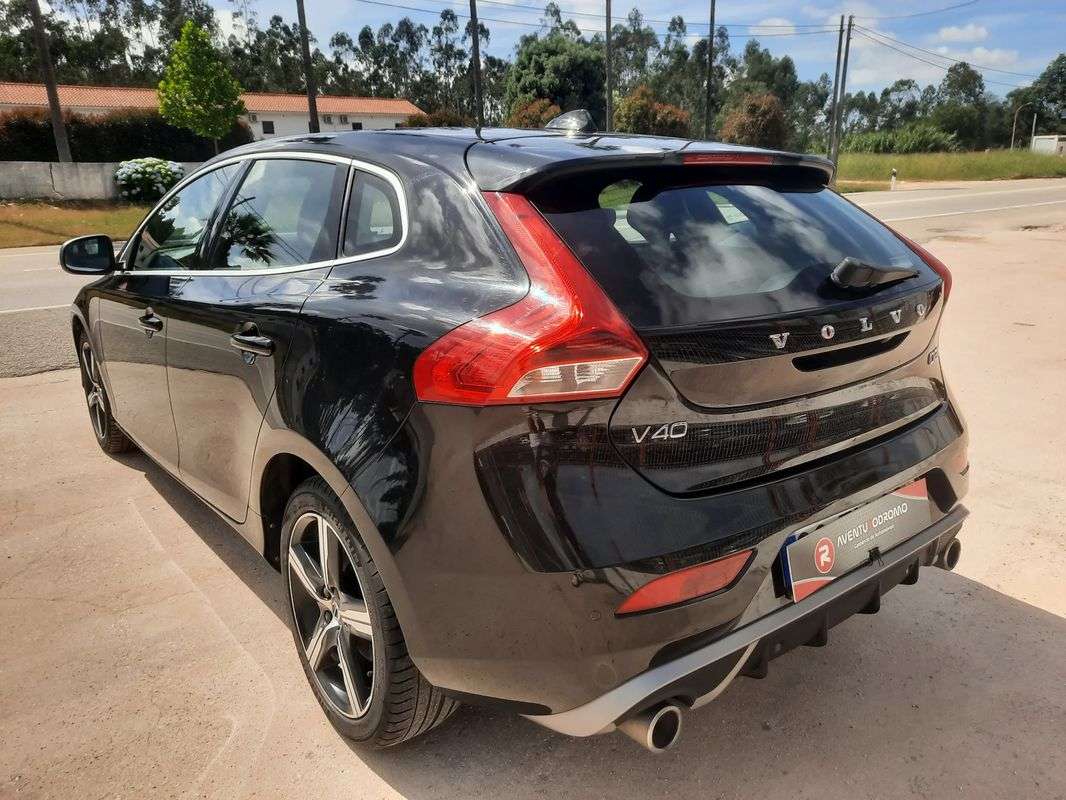 volvo-v40-2017-diesel-1969cc
