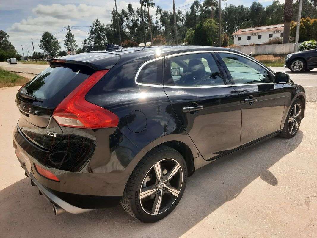 volvo-v40-2017-diesel-1969cc