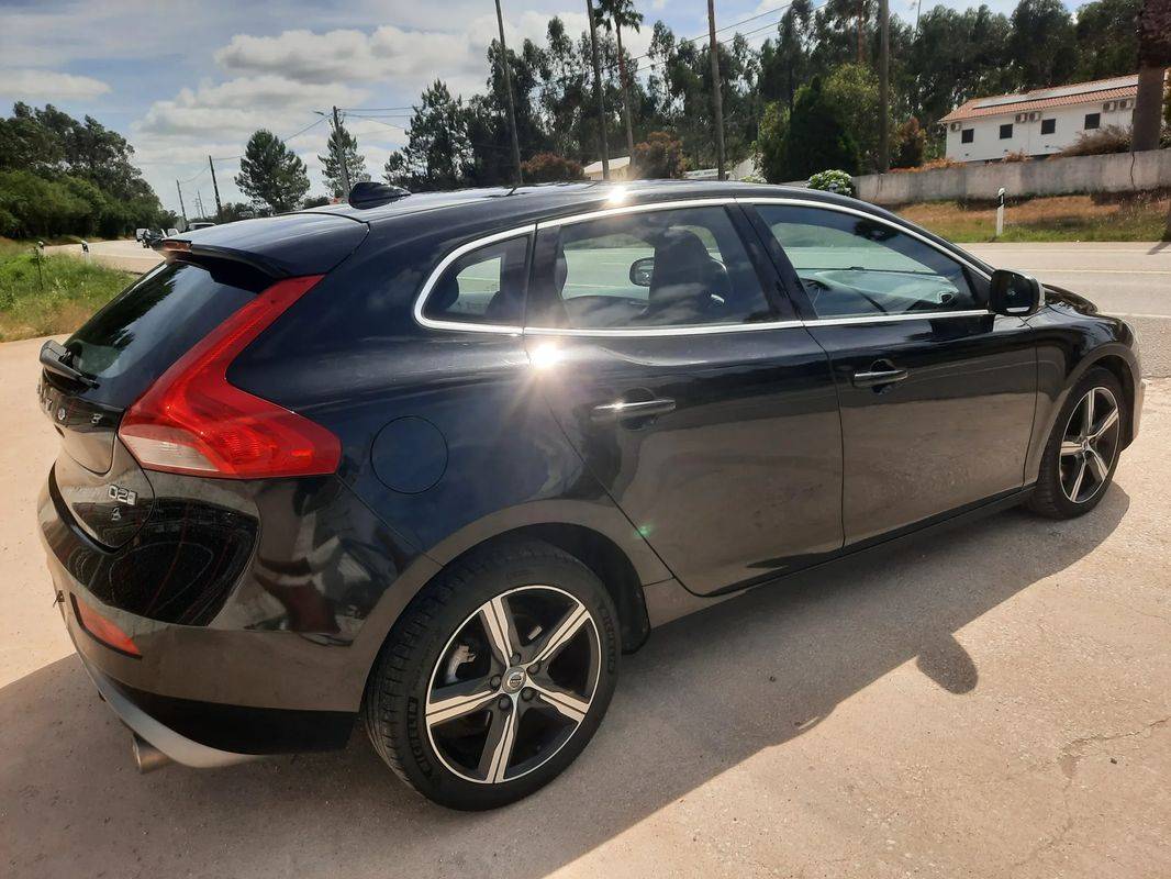 volvo-v40-2017-diesel-1969cc