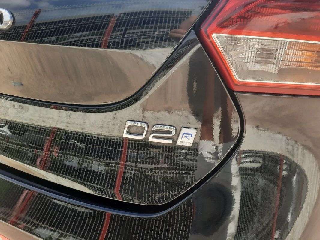volvo-v40-2017-diesel-1969cc