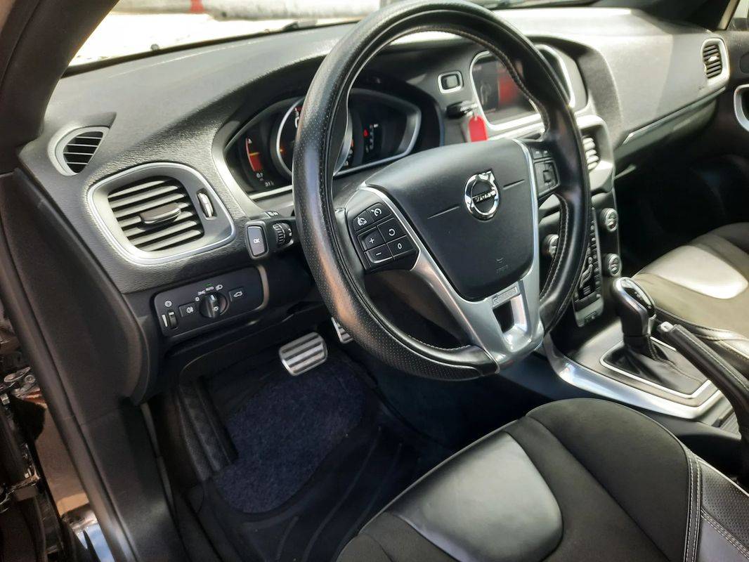 volvo-v40-2017-diesel-1969cc