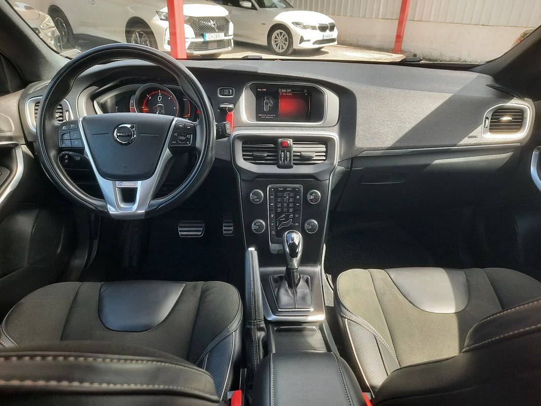 volvo-v40-2017-diesel-1969cc