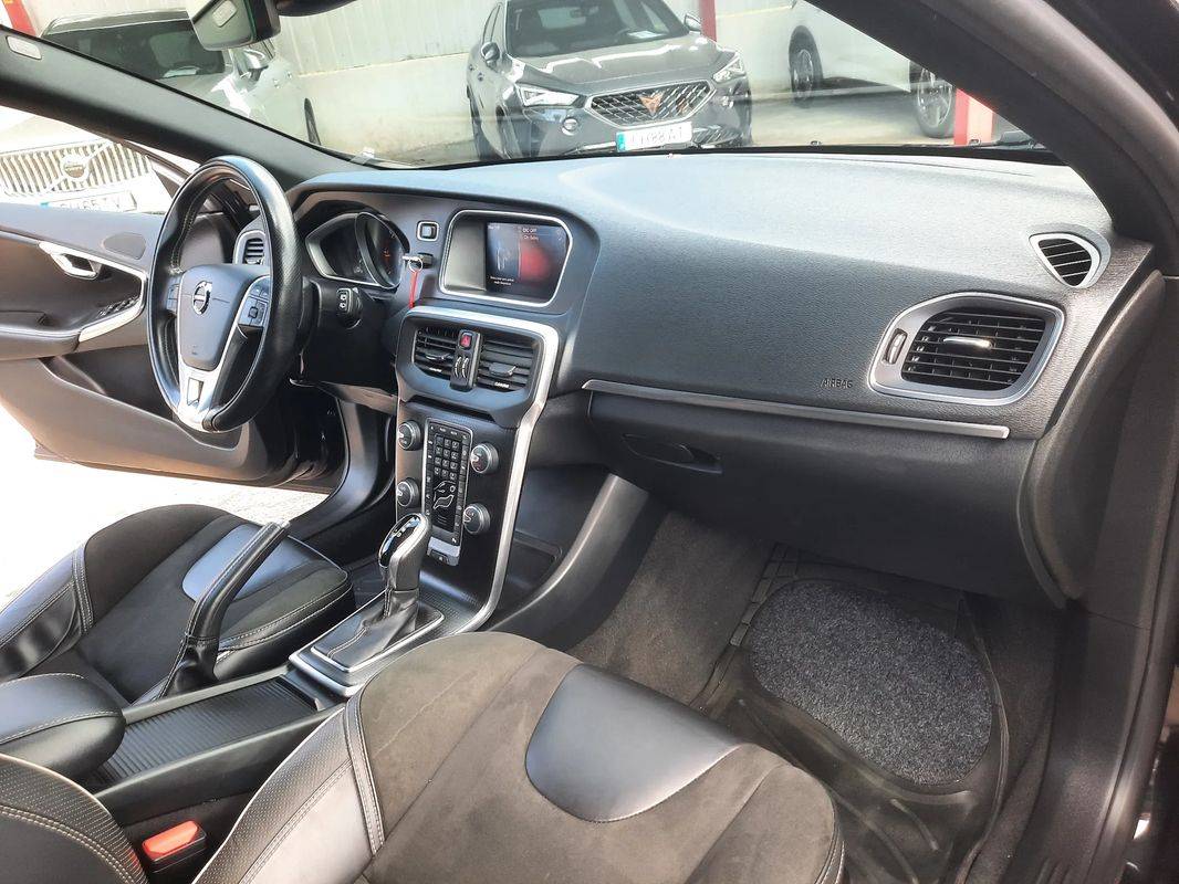 volvo-v40-2017-diesel-1969cc
