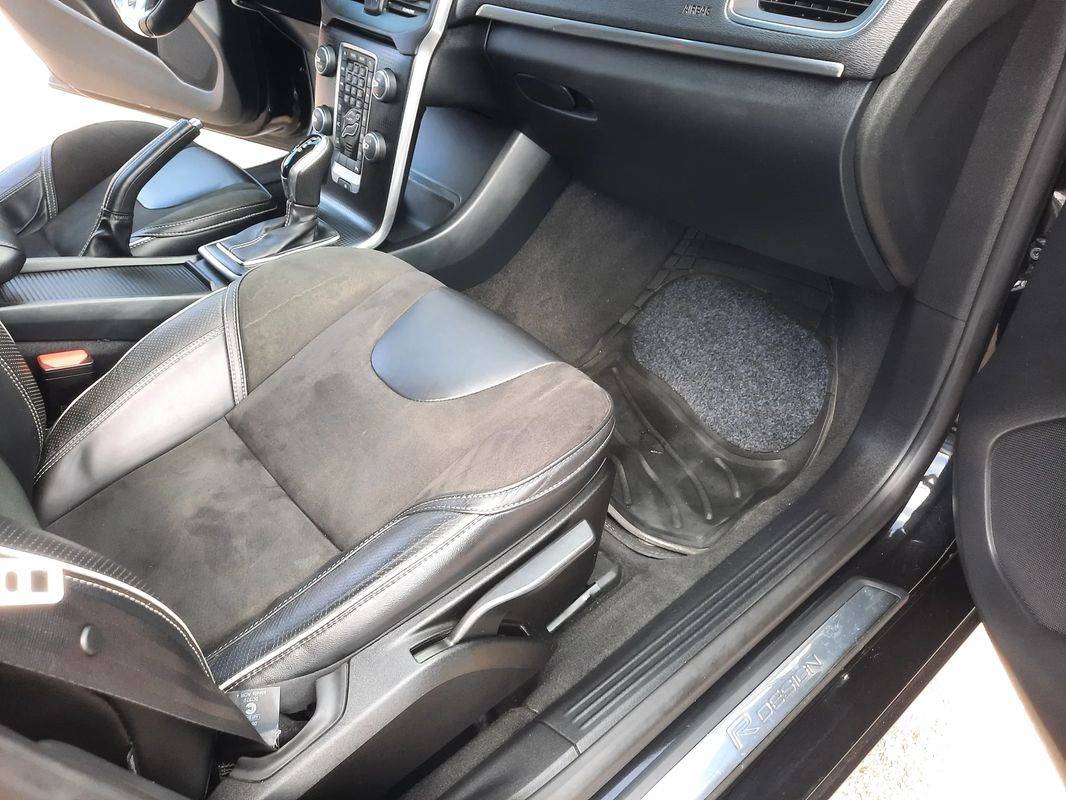 volvo-v40-2017-diesel-1969cc