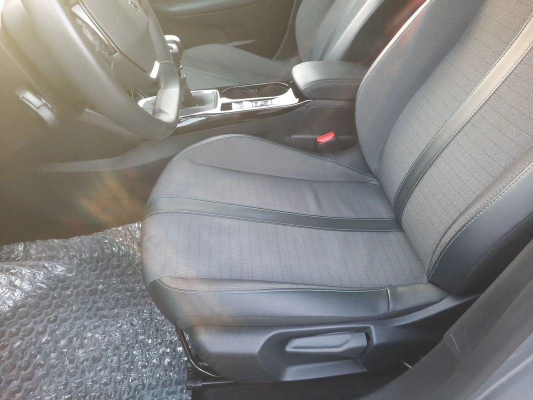 peugeot-208-2023-gasolina-1199cc