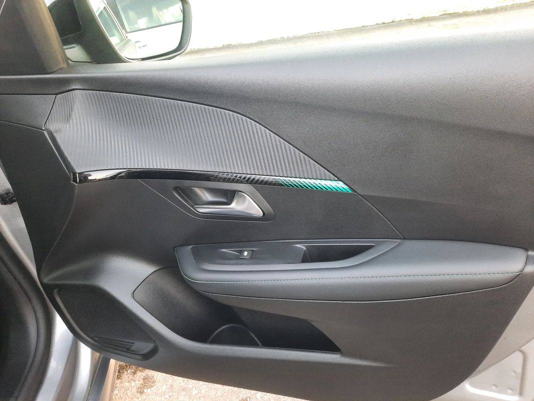 peugeot-208-2023-gasolina-1199cc
