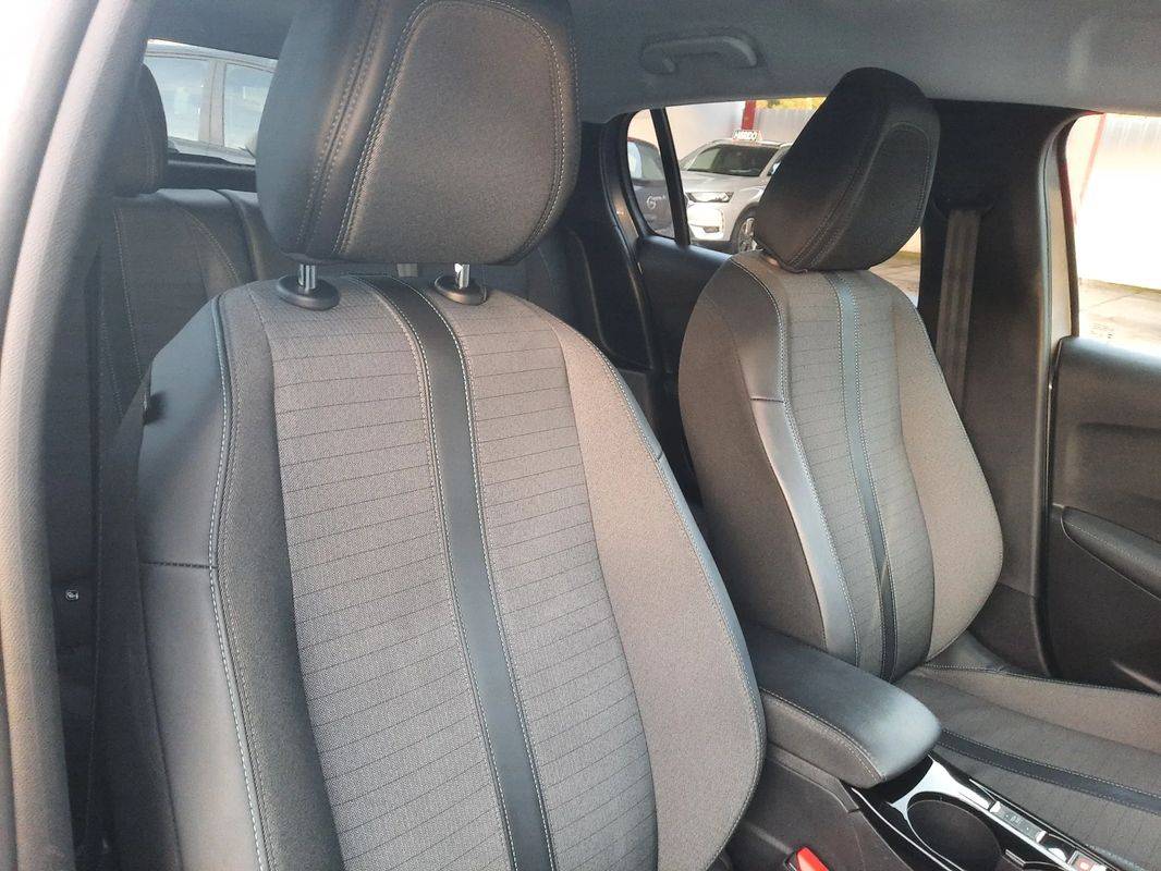 peugeot-208-2023-gasolina-1199cc