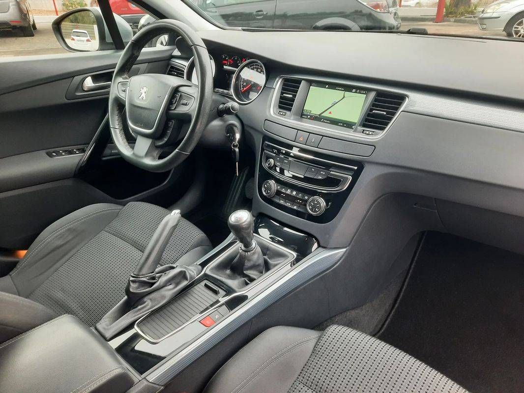 peugeot-508-sw-2017-diesel-1560cc
