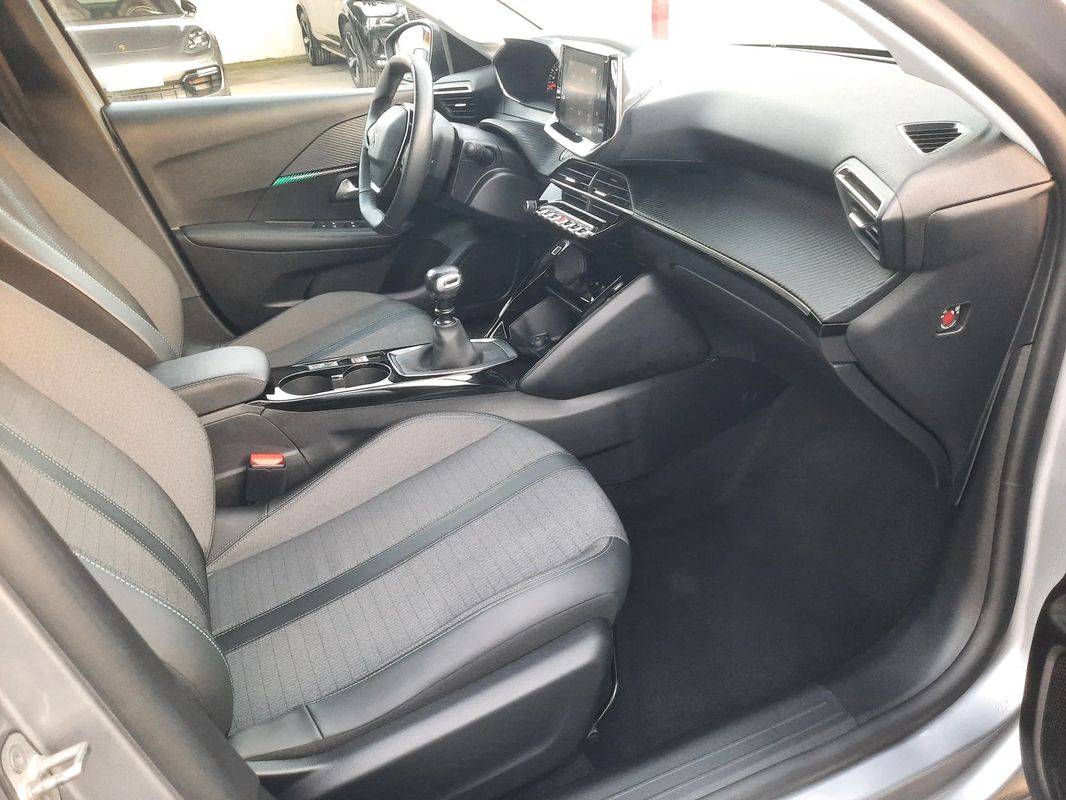 peugeot-208-2023-gasolina-1199cc