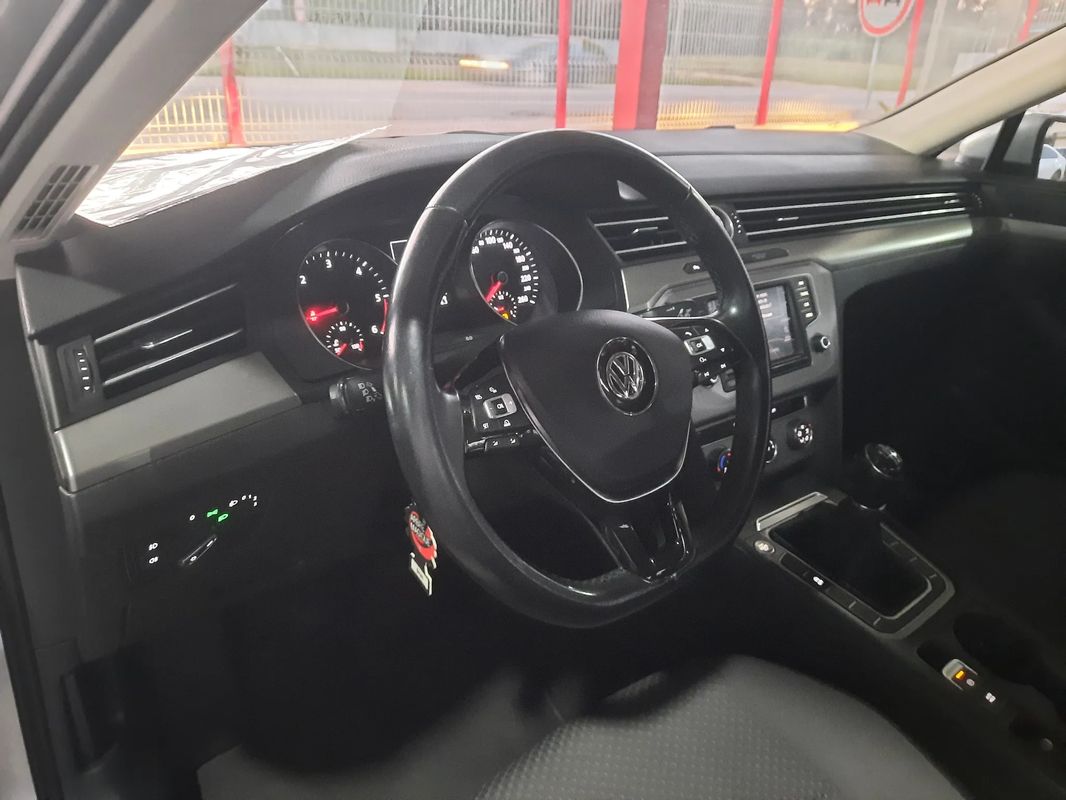 volkswagen-passat-2017-diesel-1598cc