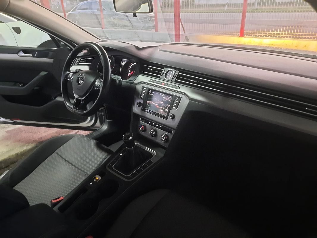 volkswagen-passat-2017-diesel-1598cc
