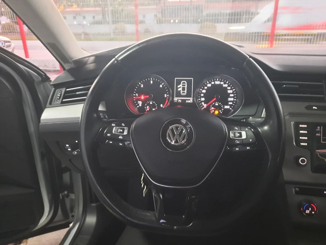 volkswagen-passat-2017-diesel-1598cc