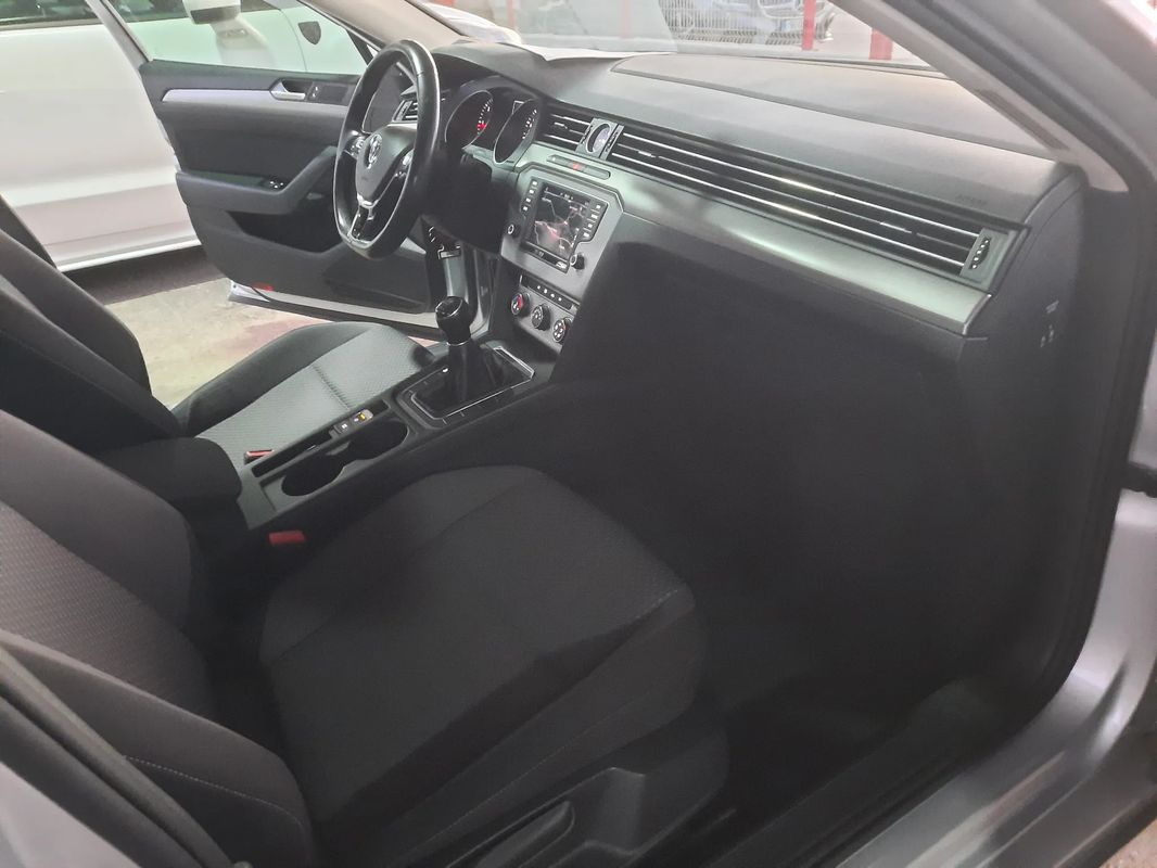 volkswagen-passat-2017-diesel-1598cc