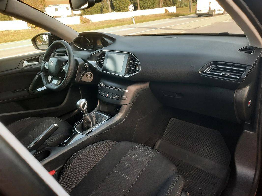peugeot-308-sw-2015-diesel-1560cc