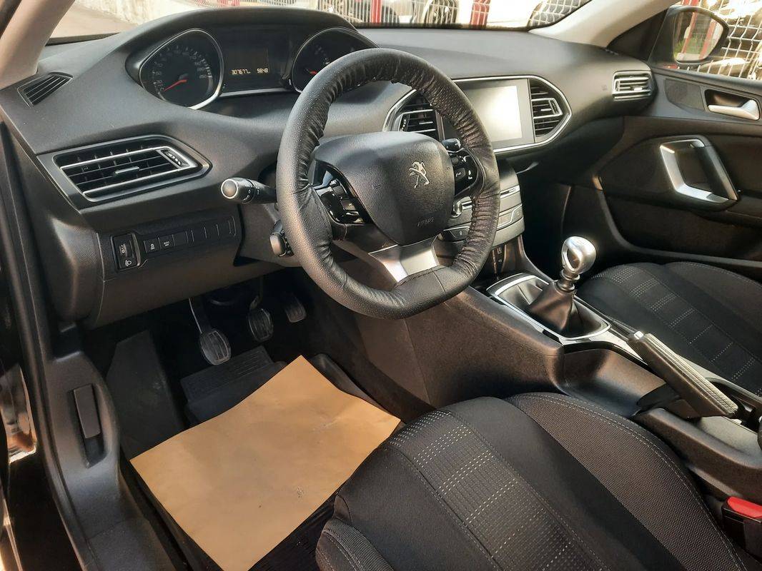 peugeot-308-sw-2015-diesel-1560cc