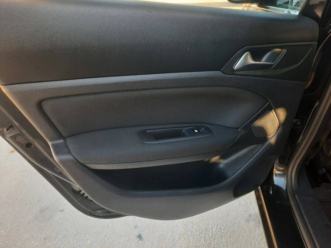 peugeot-308-sw-2015-diesel-1560cc