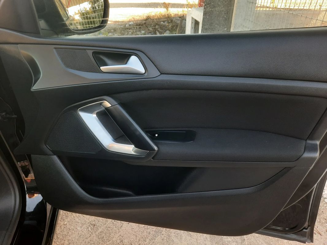 peugeot-308-sw-2015-diesel-1560cc