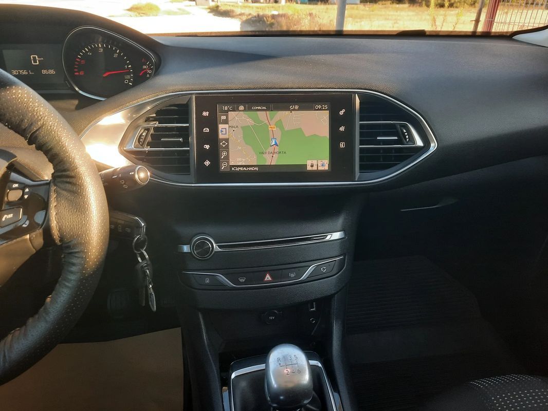 peugeot-308-sw-2015-diesel-1560cc