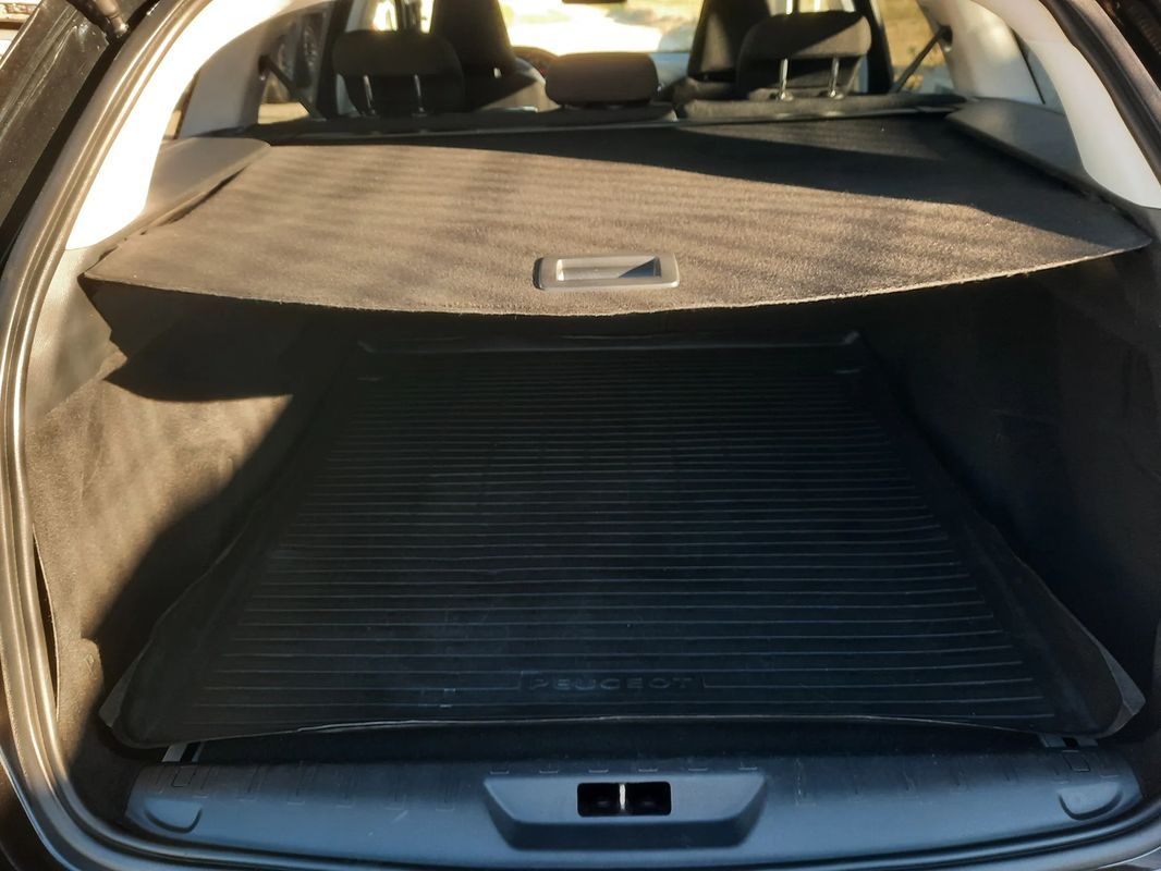 peugeot-308-sw-2015-diesel-1560cc