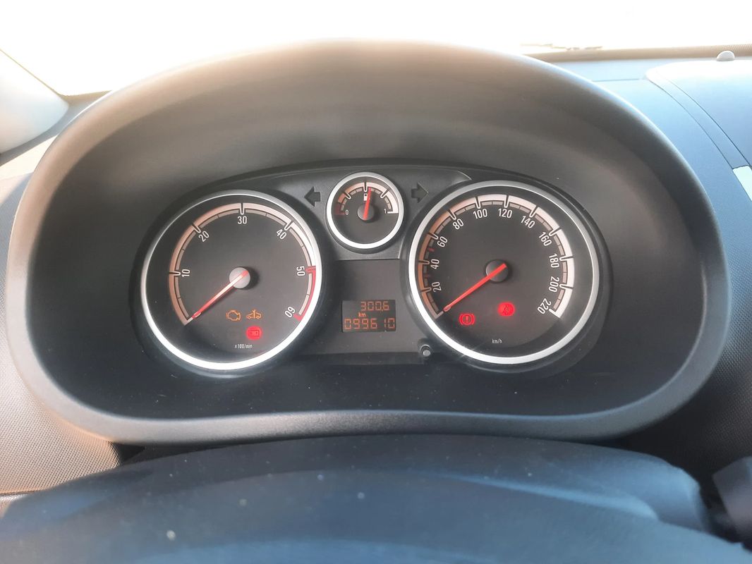 opel-corsa-2010-diesel-1248cc