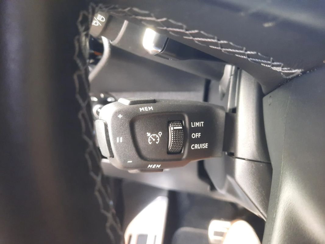 ds-ds-7-crossback-2023-hibrido-a-gasolina-1598cc