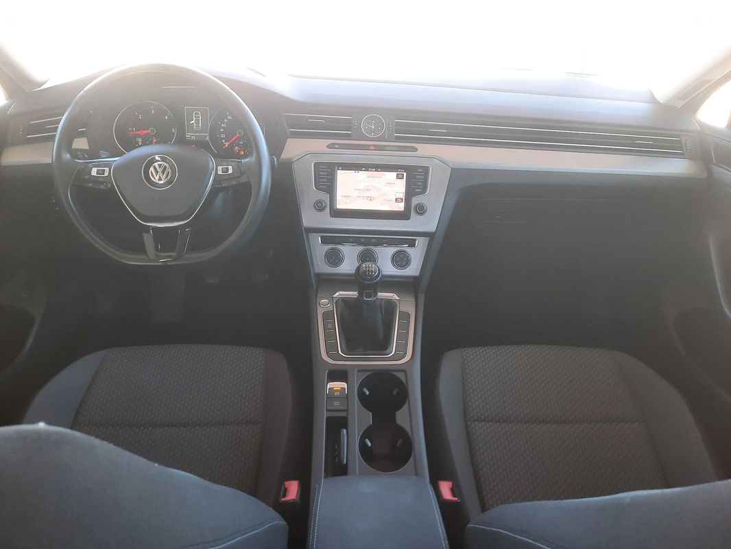 volkswagen-passat-2017-diesel-1598cc