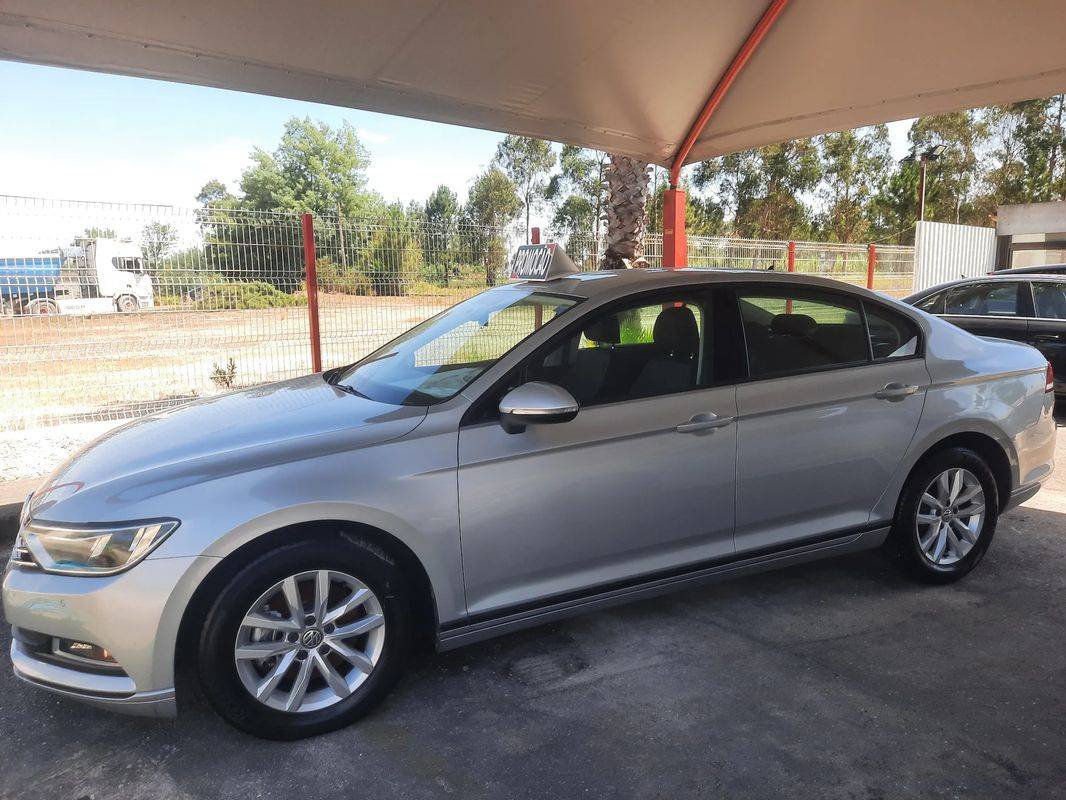 volkswagen-passat-2017-diesel-1598cc