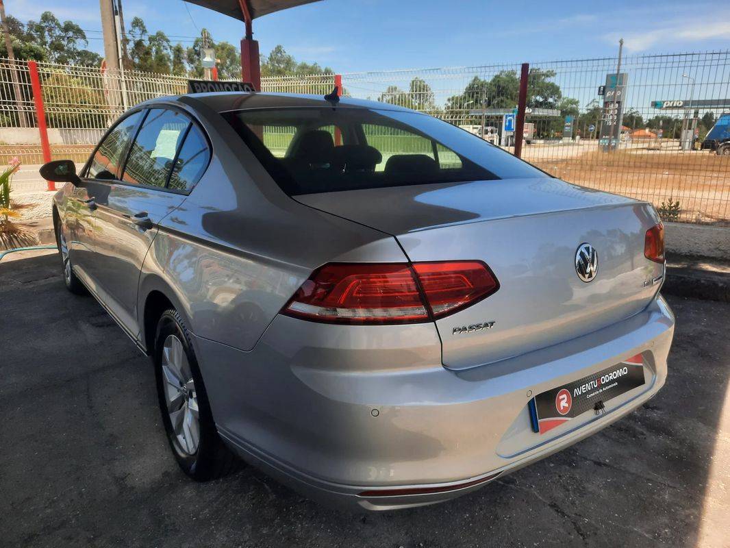 volkswagen-passat-2017-diesel-1598cc