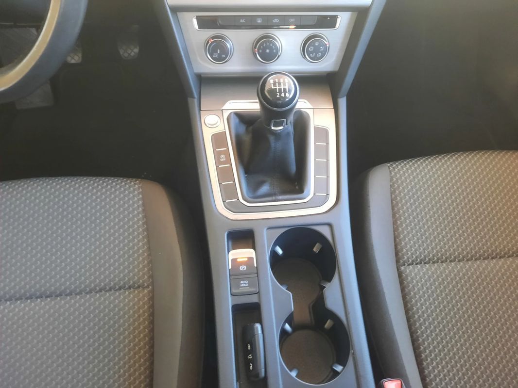 volkswagen-passat-2017-diesel-1598cc