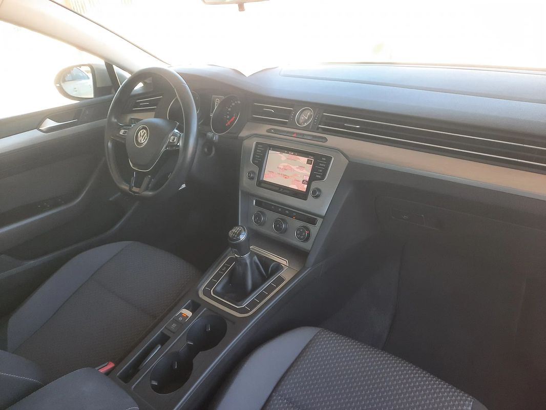 volkswagen-passat-2017-diesel-1598cc