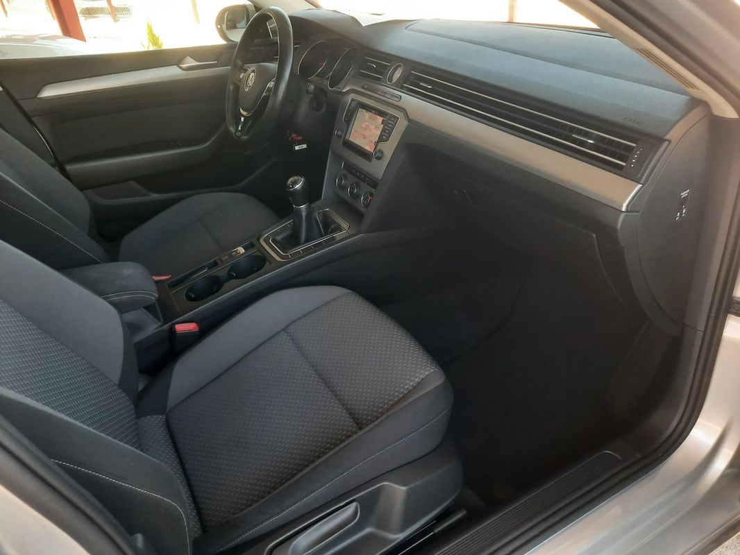 volkswagen-passat-2017-diesel-1598cc