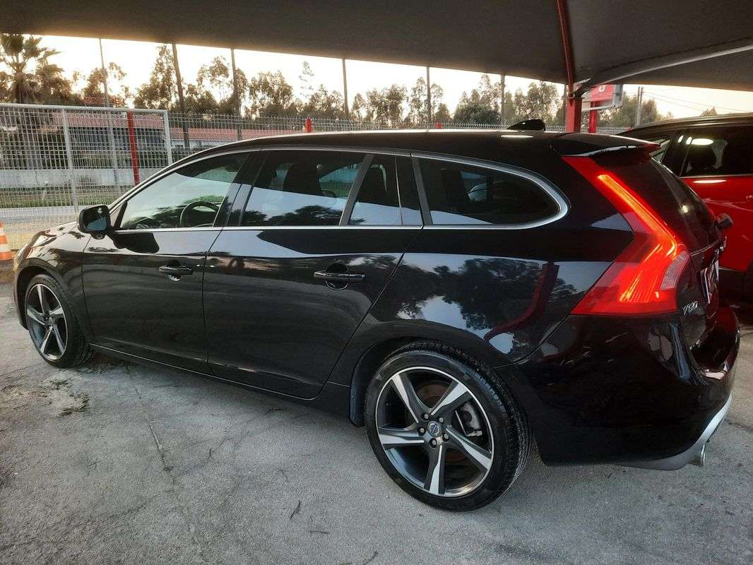 volvo-v60-2012-diesel-1560cc