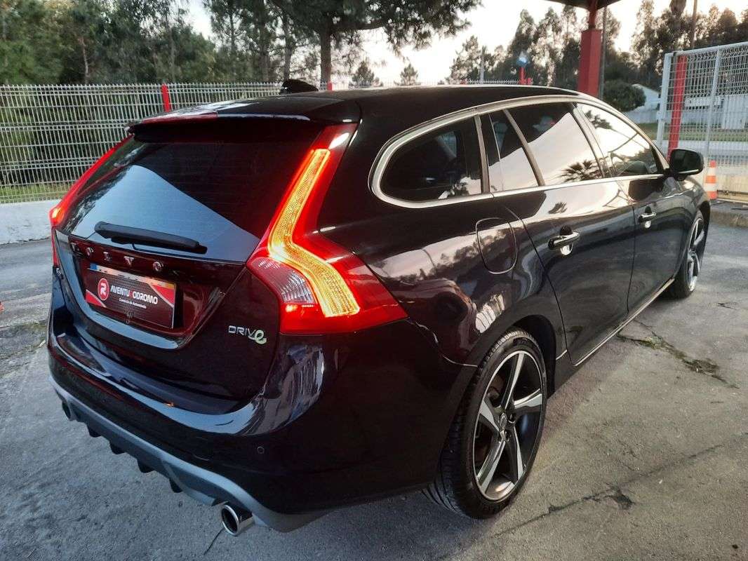 volvo-v60-2012-diesel-1560cc