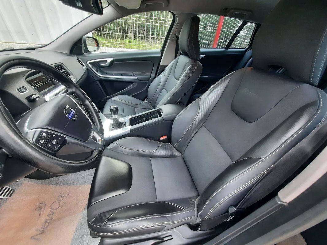 volvo-v60-2012-diesel-1560cc