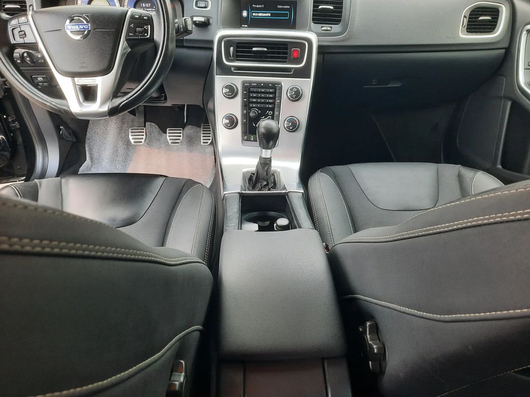 volvo-v60-2012-diesel-1560cc