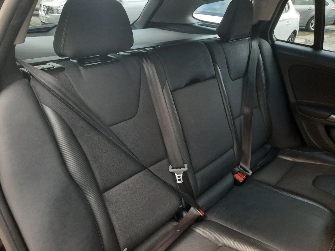 volvo-v60-2012-diesel-1560cc
