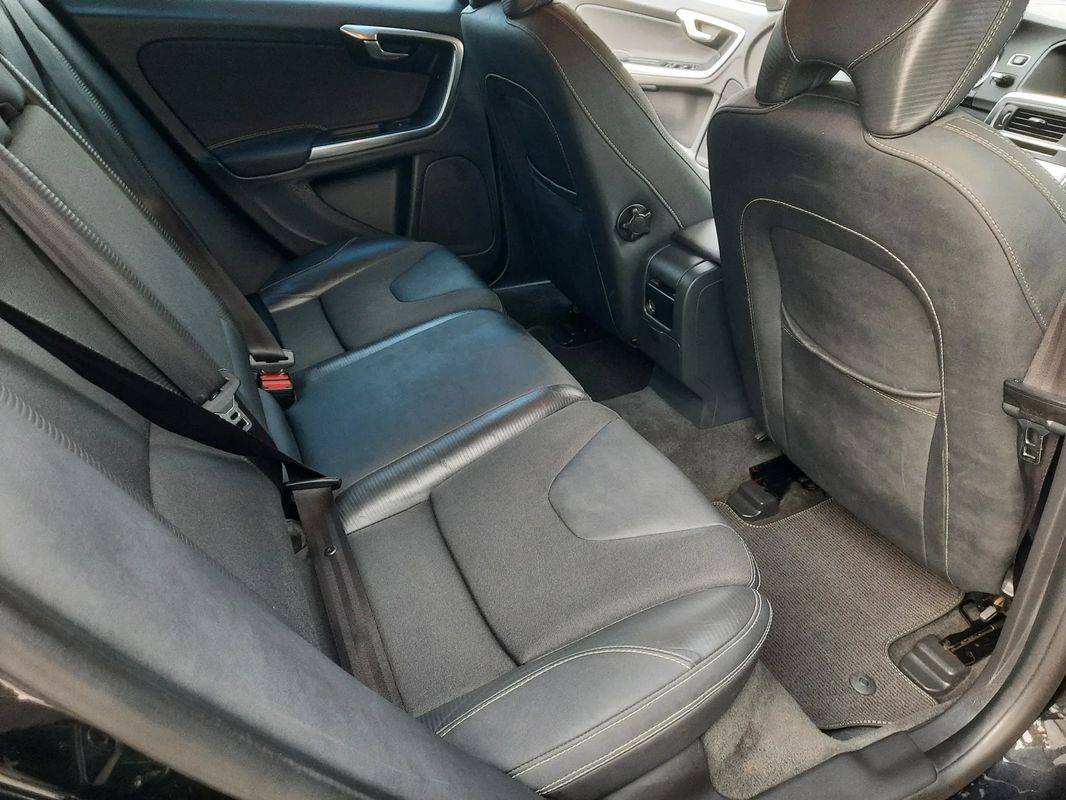 volvo-v60-2012-diesel-1560cc