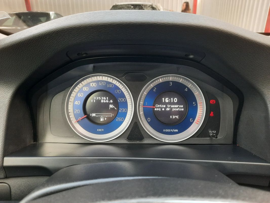 volvo-v60-2012-diesel-1560cc
