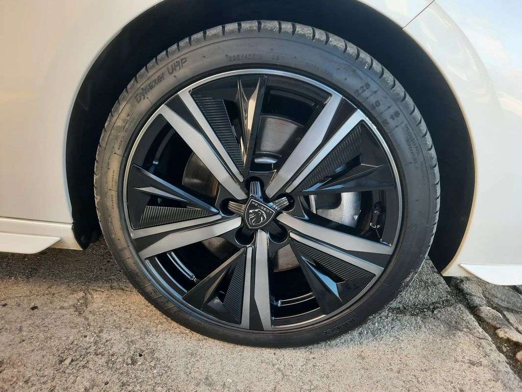 peugeot-308-sw-2022-hibrido-a-gasolina-1598cc