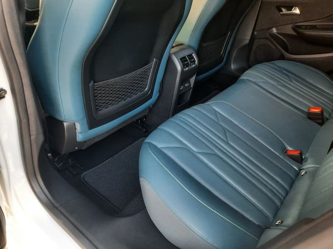 peugeot-308-sw-2022-hibrido-a-gasolina-1598cc