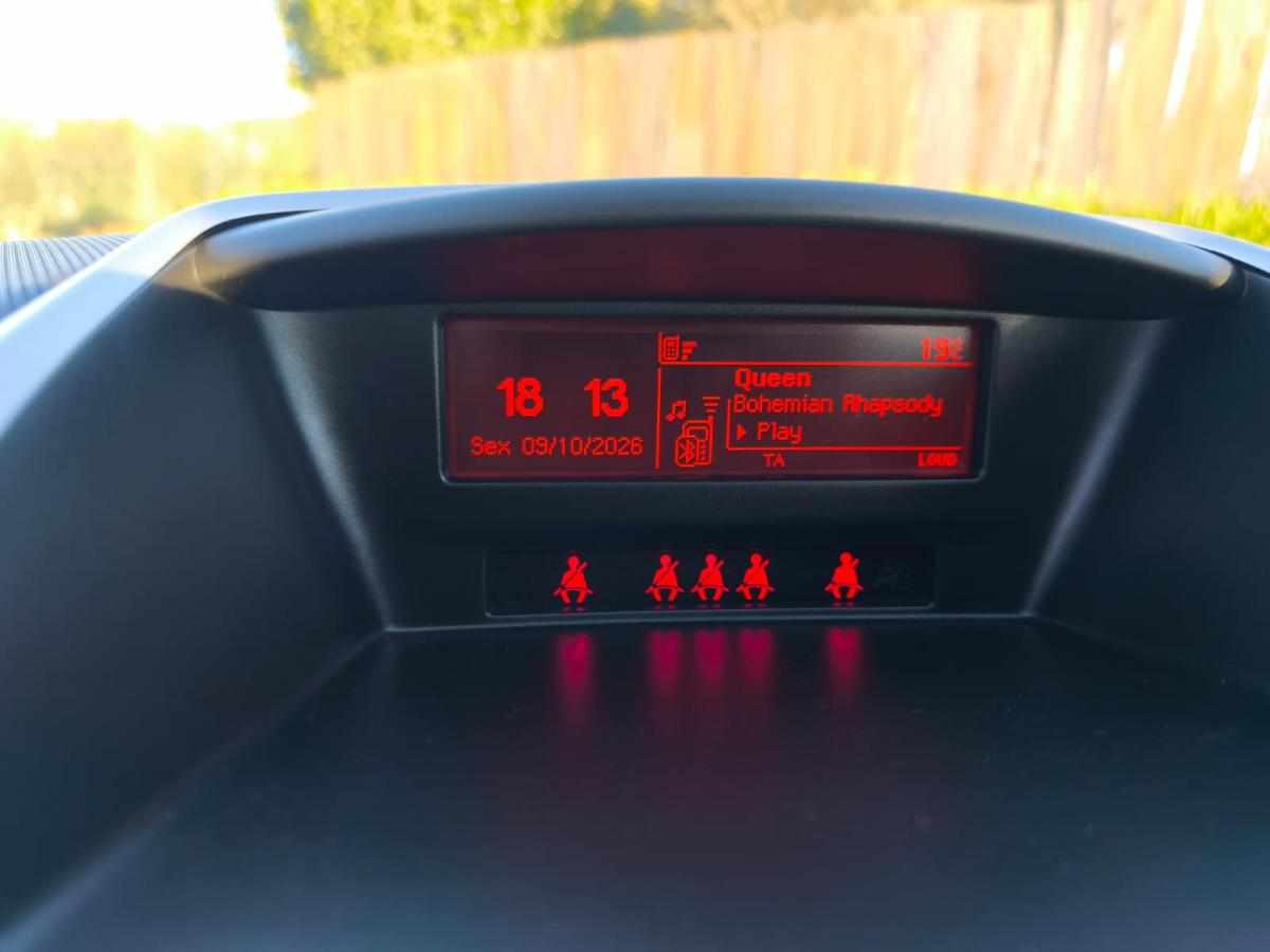peugeot-207-1-4-hdi-2010-diesel-1398cc