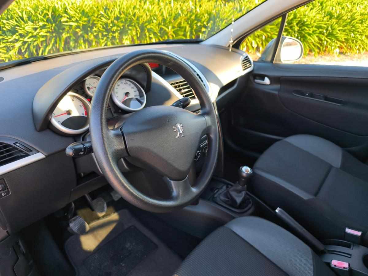 peugeot-207-1-4-hdi-2010-diesel-1398cc