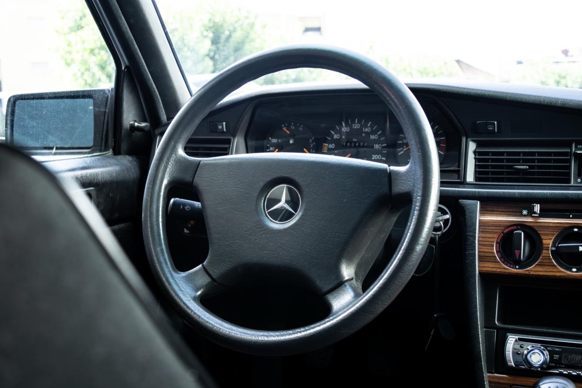 mercedes-benz-190-e-1-8-1992-gasolina-1797cc