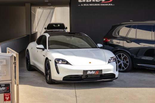 porsche-taycan-2021-eletrico-0cc
