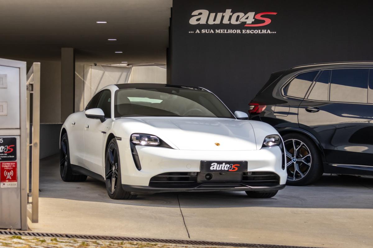 porsche-taycan-2021-eletrico-0cc