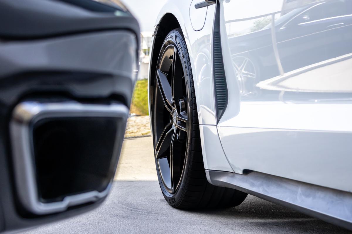 porsche-taycan-2021-eletrico-0cc